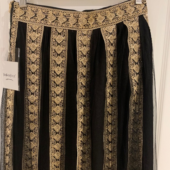 New skirt with tags - Picture 2 of 2